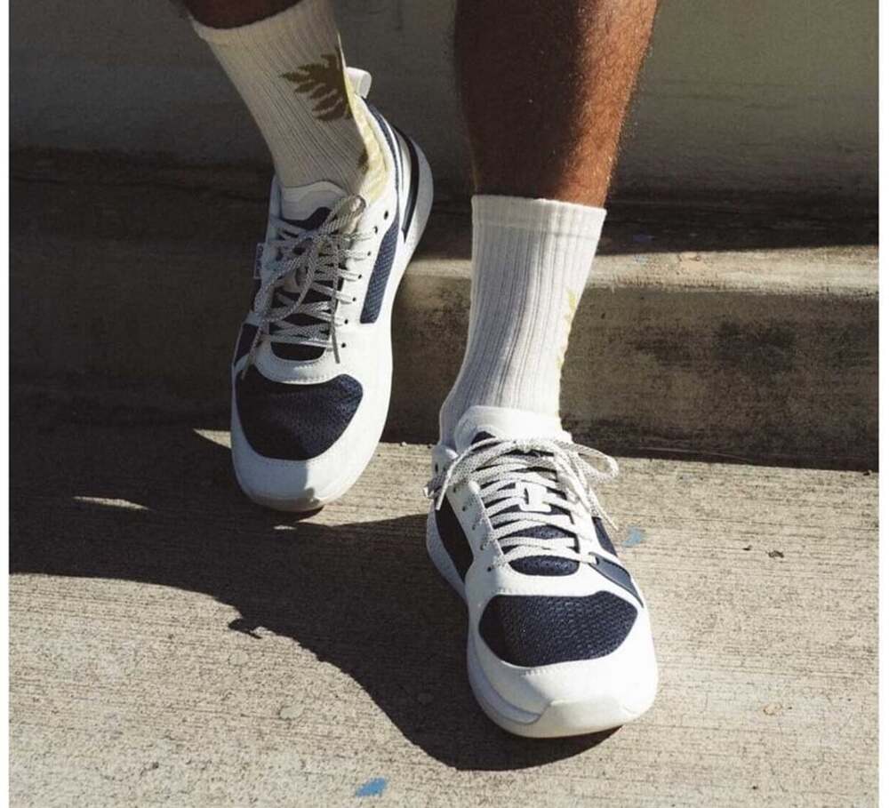 NEW OluKai Anau Sneaker Size US M9 Navy White Casual Shoes